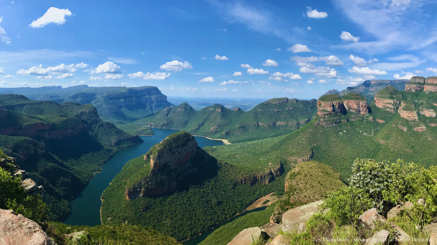 Vue sur les 3 rondavels à Blade Canyon en Afrique du Sud huttes traditionnelles blade canyon afrique du sud
